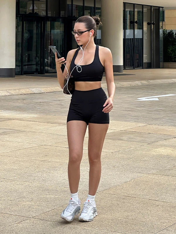 Tập gym bị mụn lưng - chọn đồ tập thoáng khí thấm hút Fitme