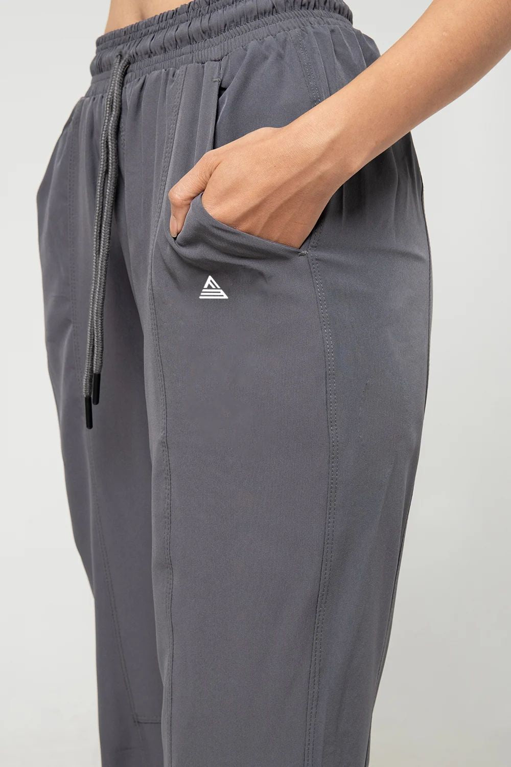 Quần jogger thể thao nữ logo in - Xám Đen - Fitme Sportswear