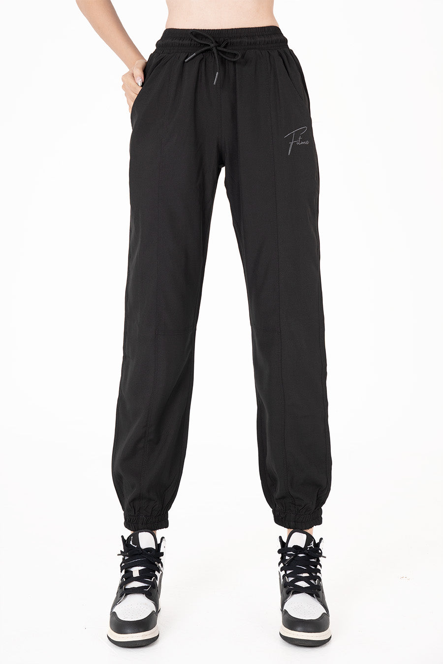 Quần jogger thể thao nữ logo thêu - Đen - Fitme Sportswear