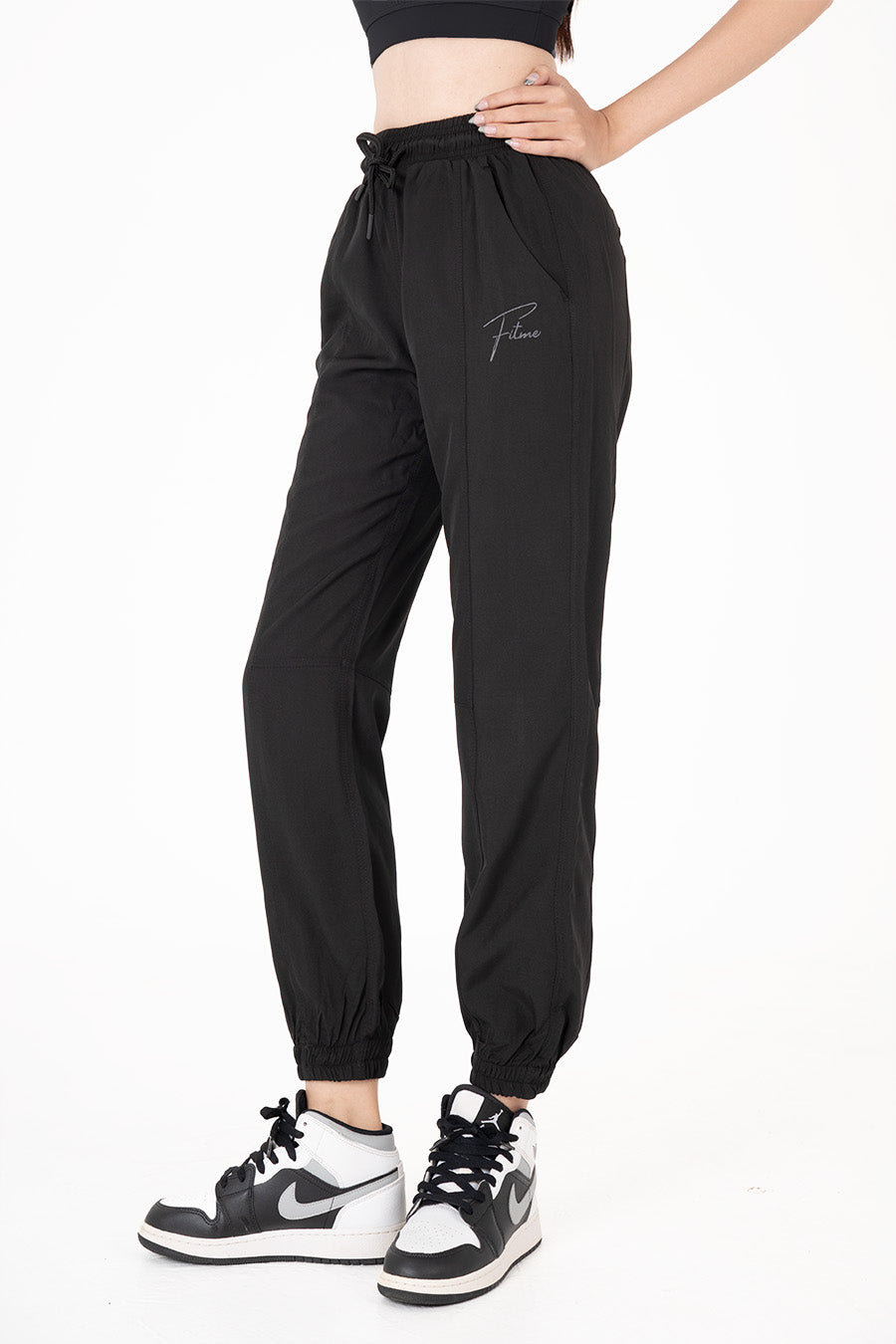 Quần jogger thể thao nữ logo thêu - Đen - Fitme Sportswear