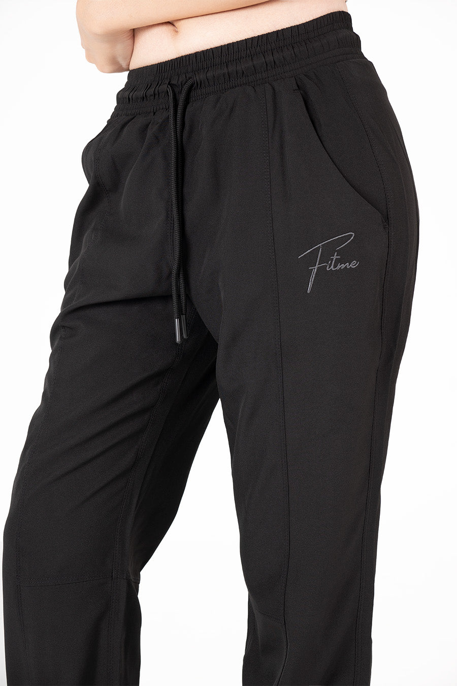 Quần jogger thể thao nữ logo thêu - Đen - Fitme Sportswear