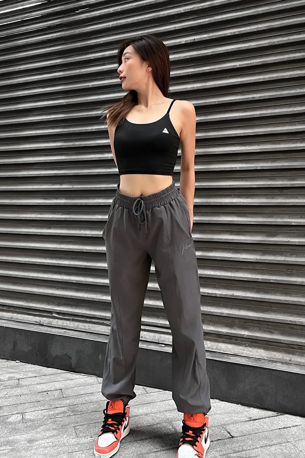 Quần jogger thể thao nữ logo thêu - Xám Đen - Fitme Sportswear