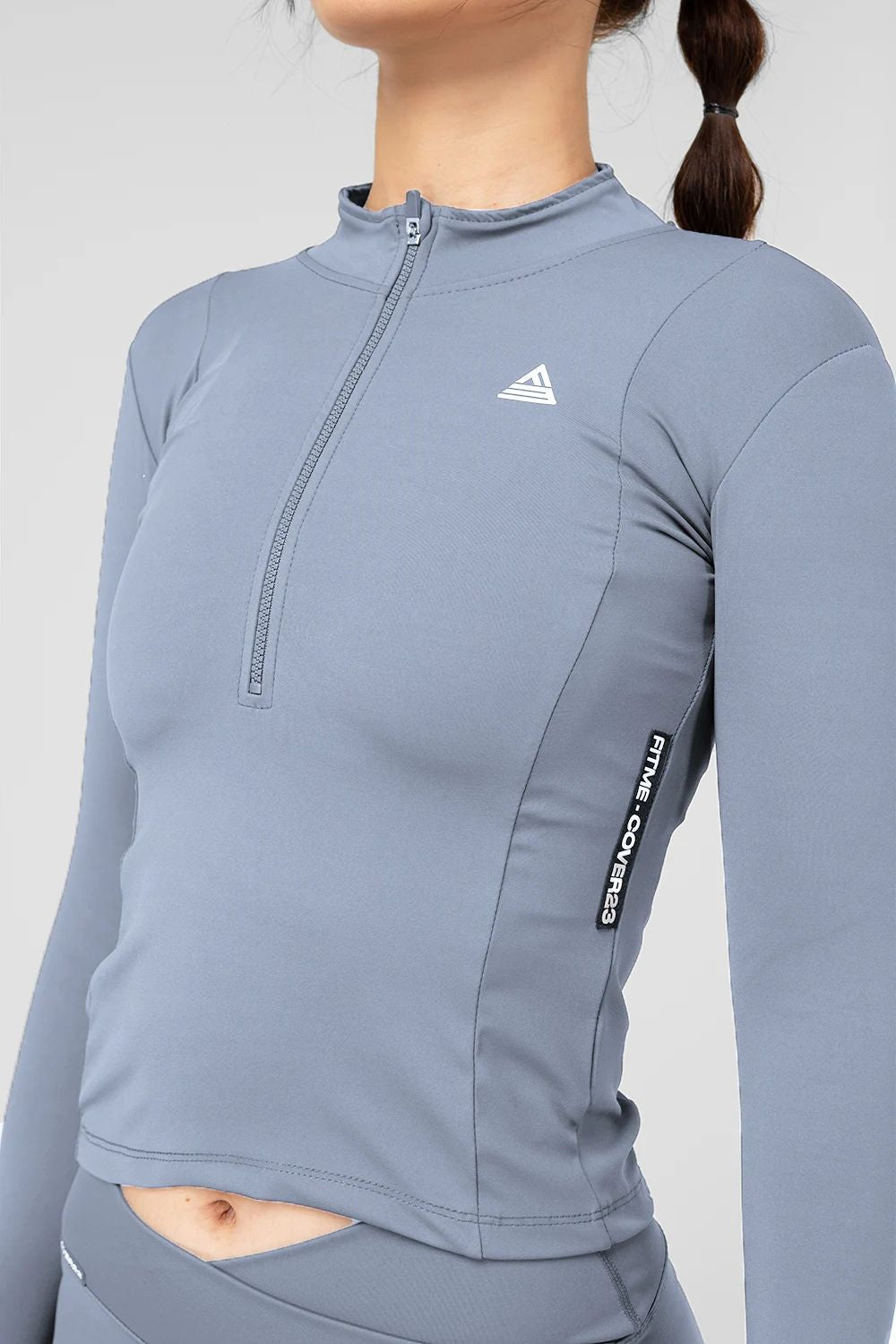 Ảnh minh họa trang phục Fitme: Áo halfzip dài tay AKHZC Xám xanh