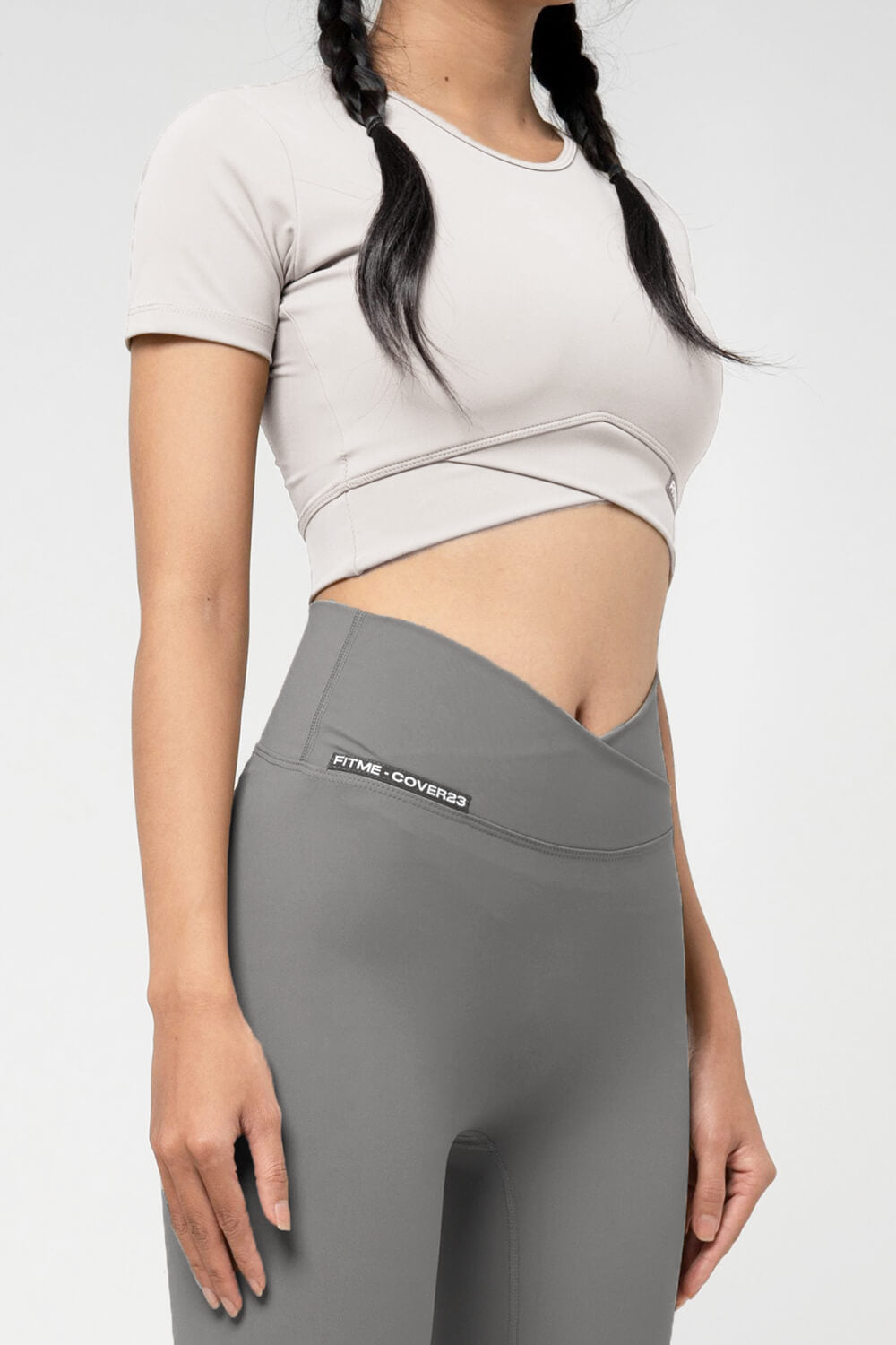 Ảnh minh họa trang phục Fitme: Quần legging phối xéo QDCV Dark Grey