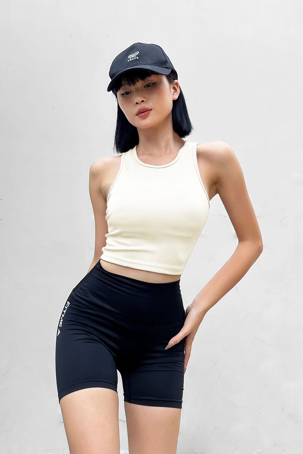 Áo croptop thể thao Meta - Ivory